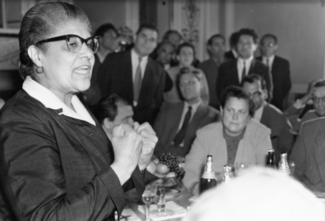 Eslanda robeson performing at a get together for her husband, paul robeson, with the musical and theatrical world of moscow, held at the alliance of soviet societies of friendship and cultural relatio...
