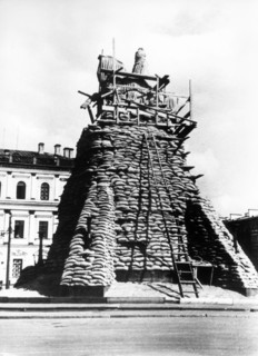 The monument to czar nicholas i protected by sandbags, 1941.