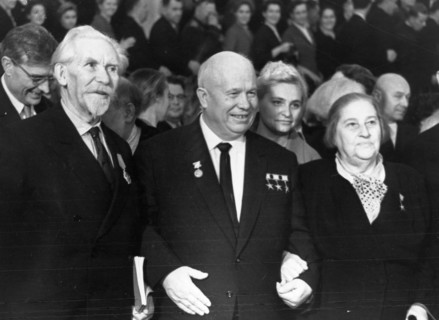 The xxll congress of the communist party of the soviet union, nikita khrushchev with delegates p,i, voevodin (cpsu member since 1899) and s,i, gopner (cpsu member since 1903) at the 22nd cpsu congress...