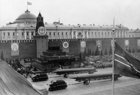 Sandal (ss-4) missiles at a 1962 may day parade in red square, moscow, ussr, the ss-4 is a single-stage, liquid-fuel irbm with a choice of nuclear or conventional warheads and a range of 1,100 miles, ...