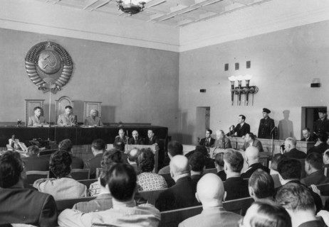 Penkovsky-wynne spy trial, may 1963, grevilly wynne (left) and oleg penkovsky during the trial which began on may 7, 1963.
