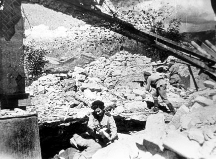 Soviet marines in combat in novorossiysk in 1943.