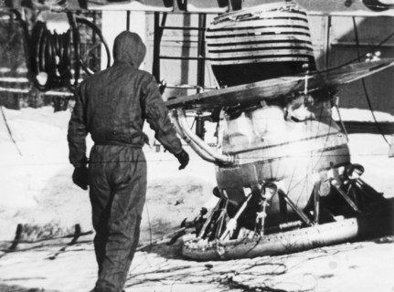 A working model of the lander of the soviet space probe venera 9 and 10 during tests,1975.