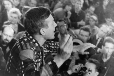 Soviet poet yevgeny yevtushenko reciting his work at a poetry evening held at the friendship club during the 8th world youth festival held in helsinki, finland, august 1962.