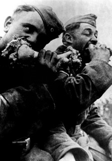 Ussr, smolensk region, vyazma, 1941, german soldiers have dinner.