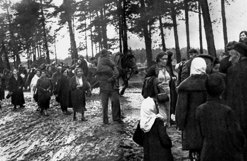 Russian families on the road: refugees forced out of the cities as a result of the german invasion of ussr in 1941, world war 2.