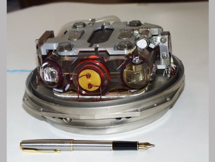 Russia, march 6 2002: development of a superprecise laser gyroscope