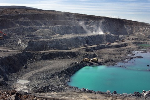 Chromite deposits of yamalo-nenets autonomous district, central open-pit chromite mine, november 2005.