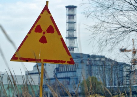 Kyiv region, ukraine, april 21, 2006, the picture shows the shelter enclosing the wrecked chernobyl unit 4 reactor, the accident at the chernobyl nuclear power plant occurred 20 years ago, april 26.