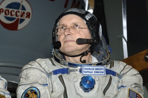 Moscow region, russia, march 20, 2007, spaceflight participant (fifth space tourist) charles simonyi takes a final exam at the gagarin russian state science research cosmonaut training centre in star ...