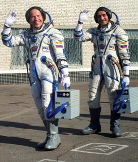 The soyuz tm-26 spacecraft with anatoly solovyov and pavel vinogradov aboard successfully blasted form the baikonur space port at 7,35 on aug, 5th, ops: russian cosmonauts anatoly solovyov /left/and p...