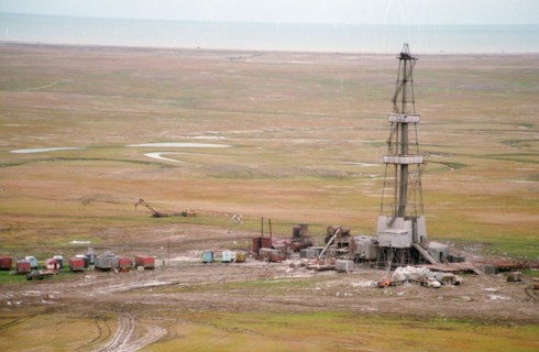 Oil field in tyumen area, siberia, russia 9/95 .