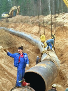 Belarus, november 21 2002: work on joining two stretches of belarussian part of yamal-europe gas pipeline (in pic), (photo viktor tolochko).