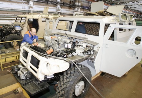Assembly of the 'tigr' (tiger) multi purpose mobile army vehicles at the gaz (gorky) automobile plant here, nizhni novgorod, russia, 2005.