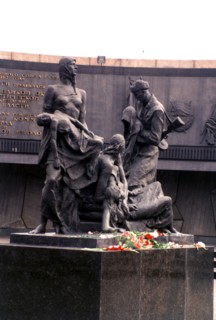 Memorial to the siege of leningrad in leningrad, 1989.
