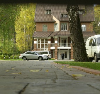 Moscow region, russia, october 9, 2003, at the entrance of the 'yukos' office in zhukovka (in pic) where searches were resumed in connection with tax evasion and embezzlement charges.