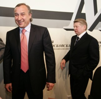 Moscow, russia, october 7, president of 'fedcominvest' company alexei fedorichev and yuri zavarzin, general director of the dynamo soccer team (l to r) before joint press-conference,president of 'fedc...