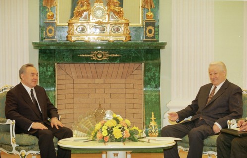 Russian federation, moscow, russian president boris yeltsin met his kazakh president nursultan nazarbayev at noon on thursday, boris yeltsin determined the biletaral relations between russia and kazak...