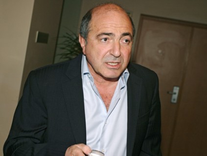 Boris berezovsky has arrived in riga lately as platon yelenin, the russian prosecutor general's office has already forwarded to the latvian prosecutor general's office a request for berezovskys extrad...