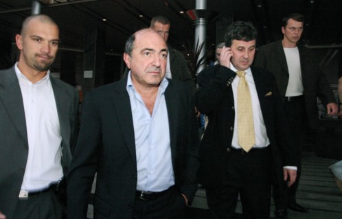 Riga, latvia, september 22, 2005, boriz berezovsky (c), who has arrived in riga under the name platon yelenin, attends a press conference at the ridzene riga hotel, the russian general prosecutor's of...