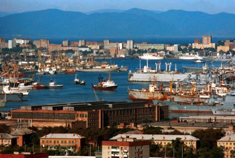 A view of zolotoi rog (golden horn) bay in vladivostok, russr, 1990.