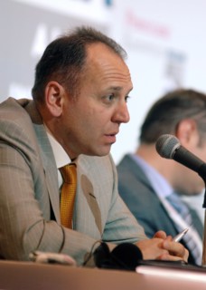 Moscow, russia, june 19, 2006, dmitri pumpyansky, director general of the tmk, russiai´s leading pipeline manufacturer, speaks at the 10th annual renaissance capital investor conference.