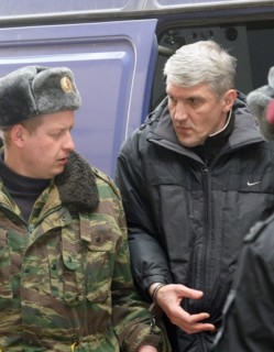Moscow, russia, march 5, 2009, former head of menatep group, platon lebedev (r), escorted to moscow's khamovniki district court for a preliminary hearing on the new charges of embezzlement and money l...