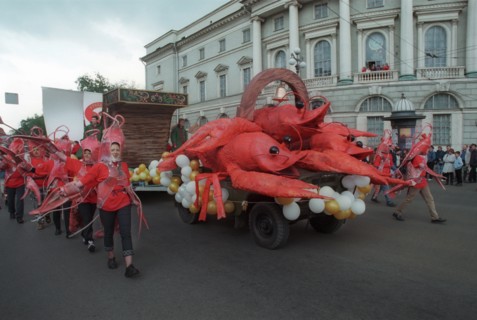 Annual beer festival, nevsky prospekt, st, petersburg, russia, float of famous st, petersburg brewer stepan razin, featuring crawfish theme (beer speciality), 2000.