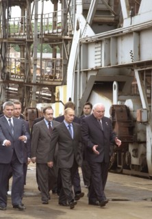 Visiting the shipyard to attend the tanker usinsky launching ceremony