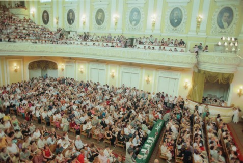 In the big hall of the moscow conservatory, moscow, russia, 6/02.