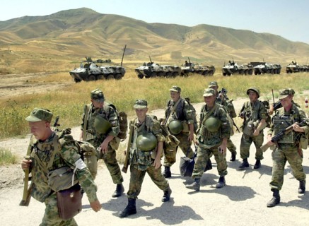 Exercises of 201st russian motorized infantry in tajikistan, july 6, 2002, men of a quick deployment battalion of 201st russian motorized infantry division from the strength of the cis joint peacekeep...