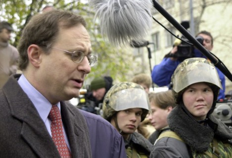 Moscow,russia, october 25, us amabssador to russia alexander vershbow (l) pictured near in the building of the palace of culture of the ball-bearing plant where terrorists have taken hostage about 700...
