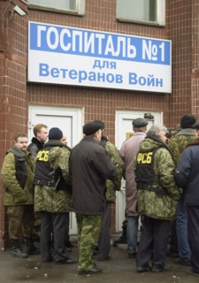 Moscow, russia,10/26/02: chechen hostage crisis: near the entrance of the hospital for war veterans, there are still many servicemen around public buildings in the vicinity of the theatre centre where...