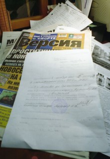 The editorial offices of the newspaper 'versia' (version) are searched, moscow, russia, november 1, 2002.
