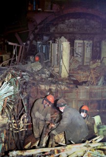 The wreck of the kursk nuclear submarine will share the fate of all decommissioned ships and will be scrapped, murmansk, russia, november 14 2002, an operation to scrap the kursk hull which is already...