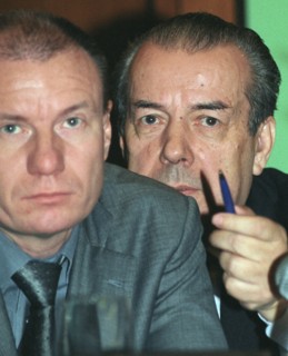 Arkady volsky chairman of the russian union of industrialists and enterpreneurs(r) vladimir potanin, head of the 'interros ' holding company, pictured in the conference hall of the balchug hotel durin...