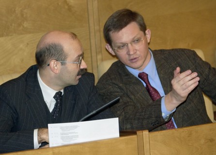 Vladimir ryzhkov (right) member of the russian federation duma (parliament), at the state duma's first plenary sitting, december 2003.
