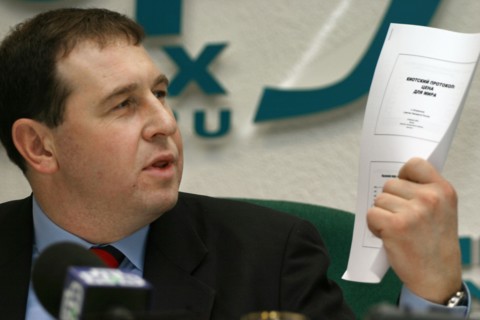 Russian federation presidential economic adviser andrei illarionov holds a press conference over the kyoto protocol, moscow, russia, february 16 2005.