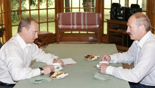 Russian president vladimir putin (l) and his belarussian counterpart alexander lukashenko (r) having their luncheon in zavidovo presidential residence in the framework of lukashenko's working visit to...