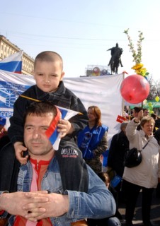 Activists of the working russia party and freedom and people power party participate in a may day rally in the centre of moscow, russia, may 1, 2006.
