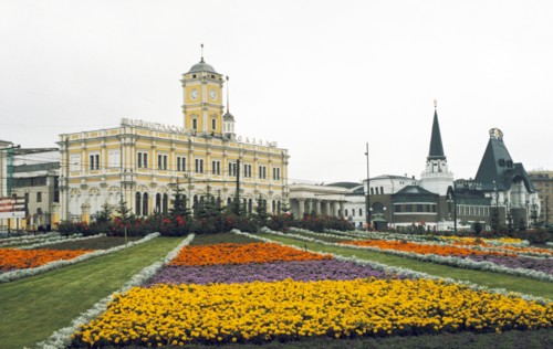 Leningradsky (left) and yaroslavsky (right) railway terminals in moscow, late 1990s.