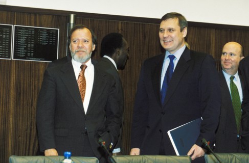 Mikhail kasyanov, finance minister of the russian federation, meeting with the imf delegation, november 1999.