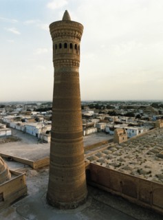 Minaret of the kalyan mosque, built in 1127, is 46,5 meters high, bukhara, uzbekistan, 1990s.
