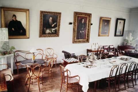 The drawing room ('the hall') at yasnaya polyana, the tolstoy family estate, it served as a combined dining room, sitting room and parlour.