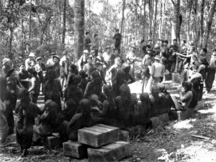 Soldiers and conscripted labourers