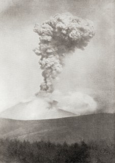 Asama-Yama in eruption