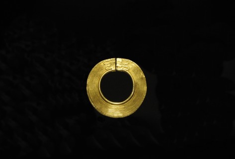 Golden disk, 1000-801 BC