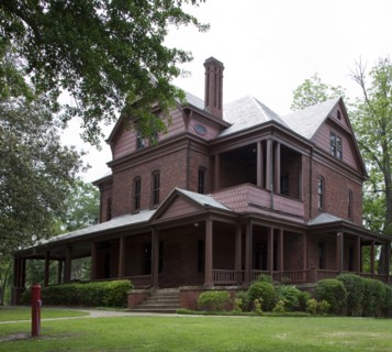 Booker T. Washington home, Oaks