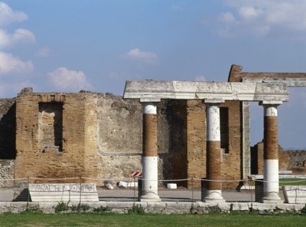 The building of Eumachia.