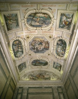 Palace of the Marquis of Santa Cruz. Frescoes of the vault made by Italian masters.